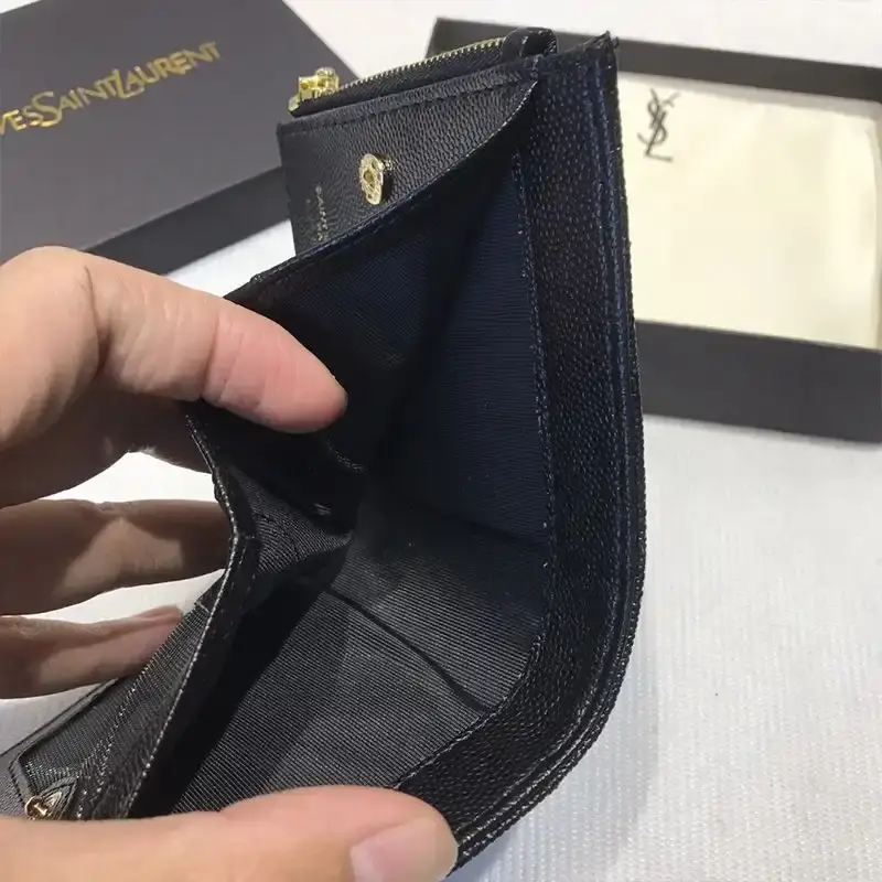 Saint Laurent Monogram Zipped Bifold Card Case In Grained Matelasse Leather Black/Gold