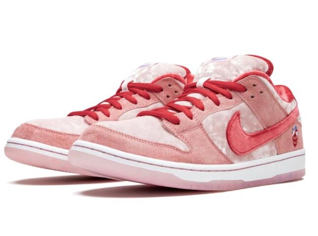 Nike SB Dunk Low x Strange Love