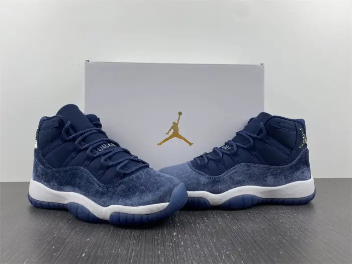 AIR JORDAN 11 VELVET WMNS MIDNIGHT NAVY AR0715-441 AIR JORDAN 11 VELVET WMNS MIDNIGHT NAVY AR0715-441