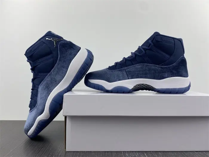 AIR JORDAN 11 VELVET WMNS MIDNIGHT NAVY AR0715-441 AIR JORDAN 11 VELVET WMNS MIDNIGHT NAVY AR0715-441
