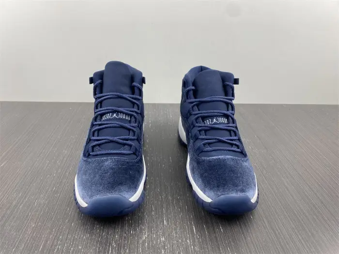 AIR JORDAN 11 VELVET WMNS MIDNIGHT NAVY AR0715-441 AIR JORDAN 11 VELVET WMNS MIDNIGHT NAVY AR0715-441