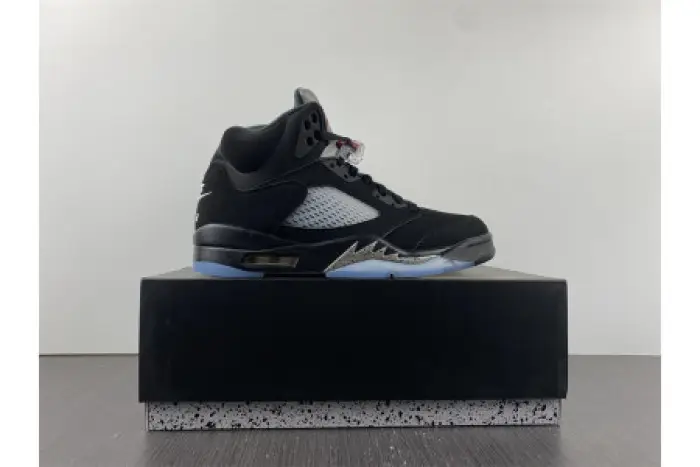AIR JORDAN 5 BLACK METALLIC (2016) 845035-003 AIR JORDAN 5 BLACK METALLIC (2016) 845035-003