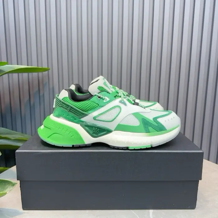 AR1M1 Low-Top Sneaker AR1M1 Low-Top Sneaker