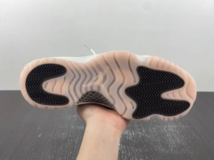 Air Jordan 11 Neapolitan AR0715-101 Air Jordan 11 Neapolitan AR0715-101