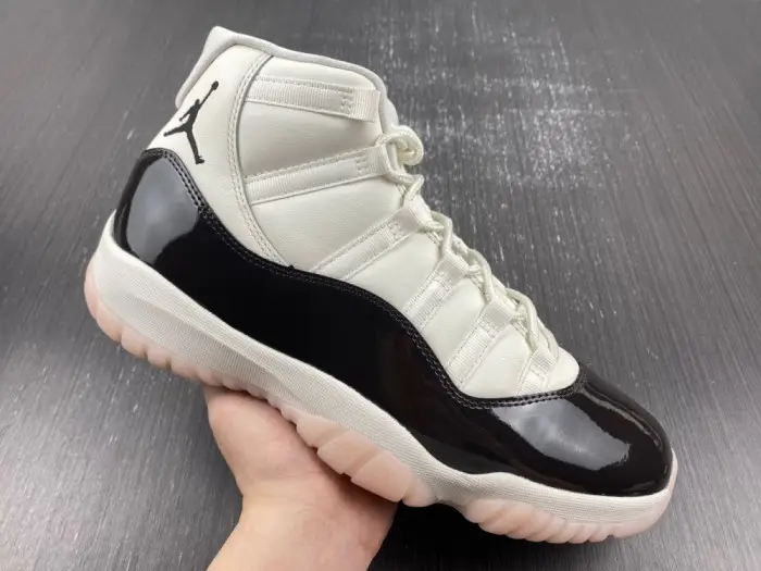 Air Jordan 11 Neapolitan AR0715-101 Air Jordan 11 Neapolitan AR0715-101