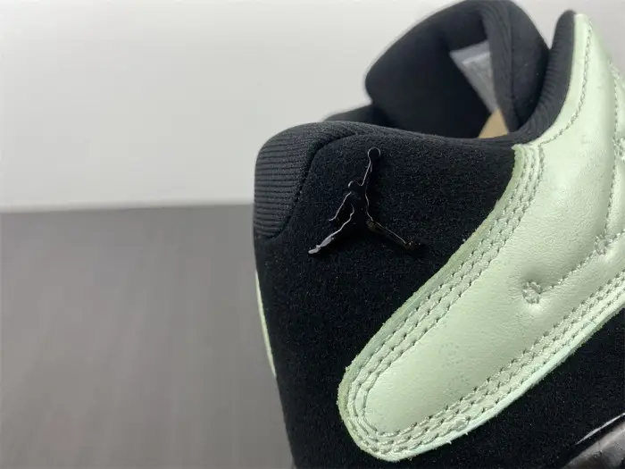 Air Jordan 13 Retro Low Single's Day (2021) DM0803-300 Air Jordan 13 Retro Low Single's Day (2021) DM0803-300