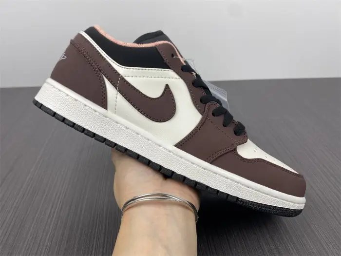 Air Jordan 1 Low Mocha DC6991-200 Air Jordan 1 Low Mocha DC6991-200