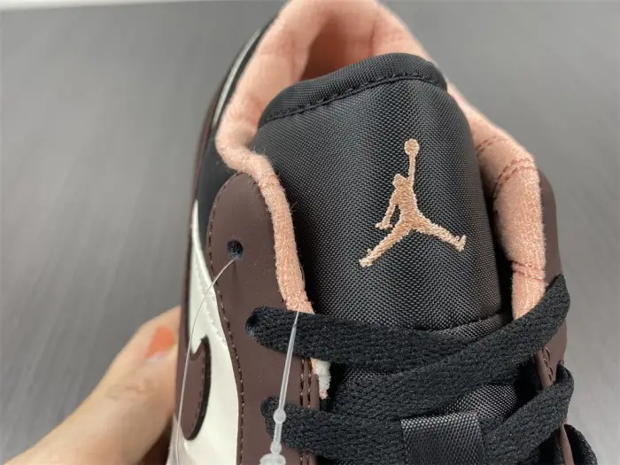 Air Jordan 1 Low Mocha DC6991-200 Air Jordan 1 Low Mocha DC6991-200