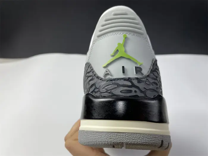 Air Jordan 3 Retro Chlorophyll 136064-006 Air Jordan 3 Retro Chlorophyll 136064-006