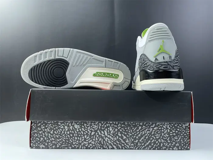 Air Jordan 3 Retro Chlorophyll 136064-006 Air Jordan 3 Retro Chlorophyll 136064-006