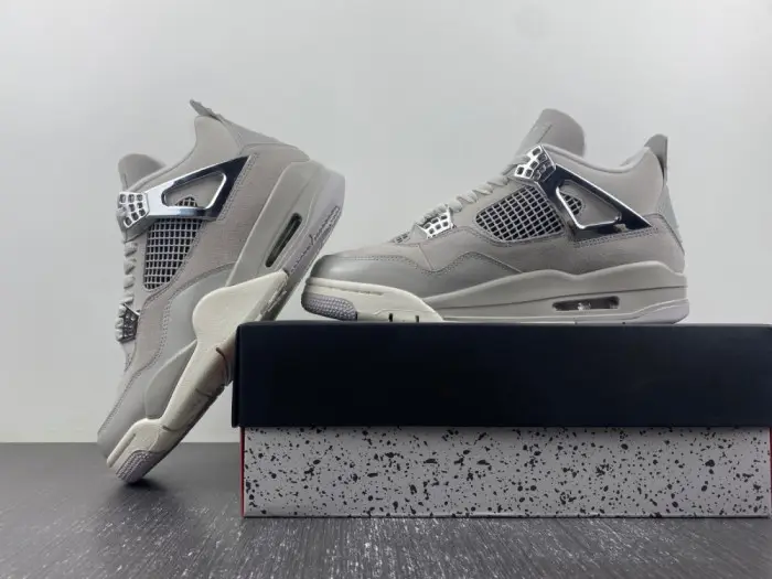 Air Jordan 4 Frozen Moments AQ9129-001 Air Jordan 4 Frozen Moments AQ9129-001