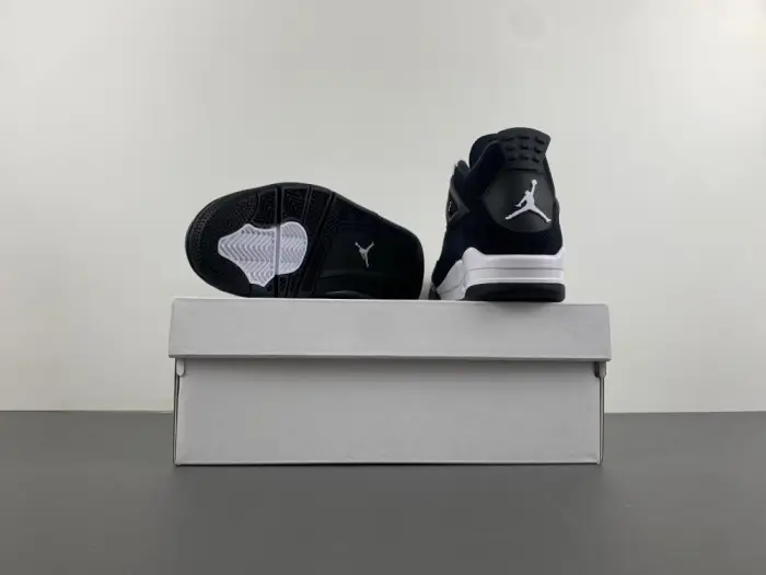 Air Jordan 4 Retro White Thunder FQ8213-001 Air Jordan 4 Retro White Thunder FQ8213-001