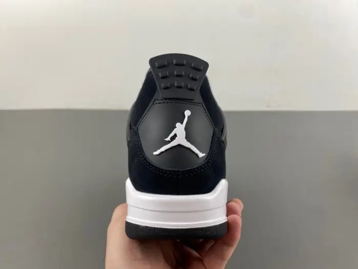 Air Jordan 4 Retro White Thunder FQ8213-001 Air Jordan 4 Retro White Thunder FQ8213-001