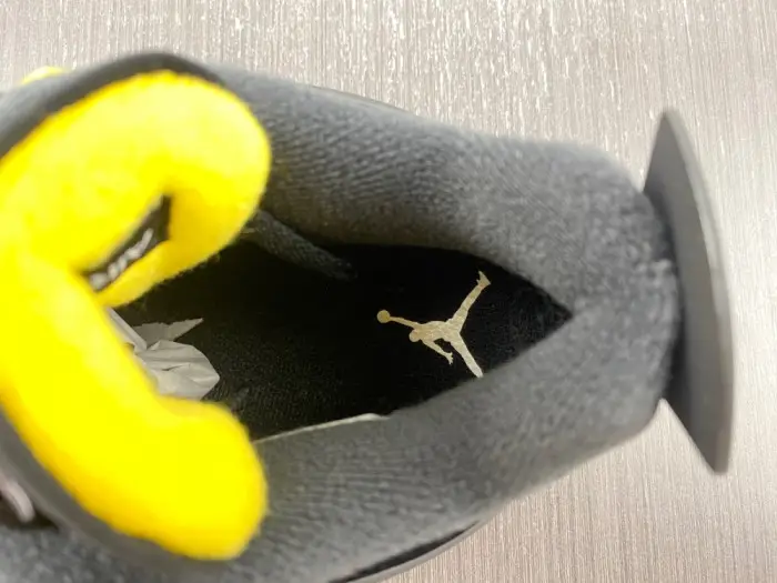 Air Jordan 4 Retro "Thunder' 2023 308497-017 Air Jordan 4 Retro "Thunder' 2023 308497-017