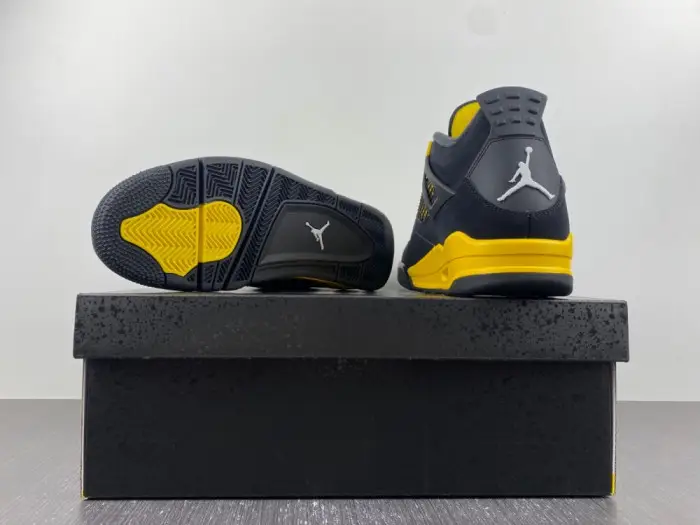 Air Jordan 4 Retro "Thunder' 2023 308497-017 Air Jordan 4 Retro "Thunder' 2023 308497-017