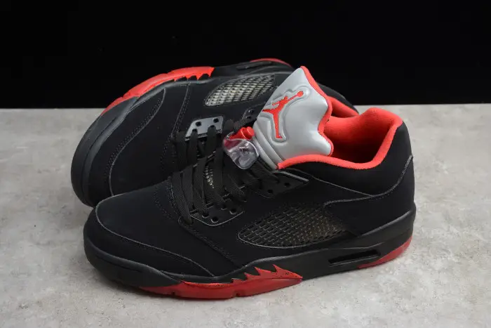 Air Jordan 5 Retro Low Alternate 90 black/ red mens 819171-001