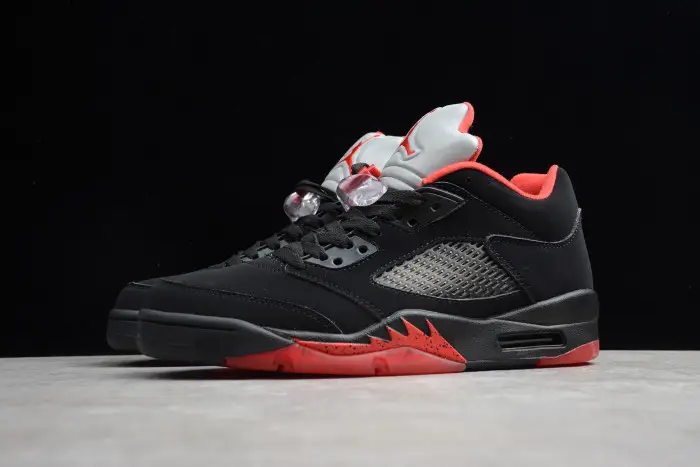 Air Jordan 5 Retro Low Alternate 90 black/ red mens 819171-001