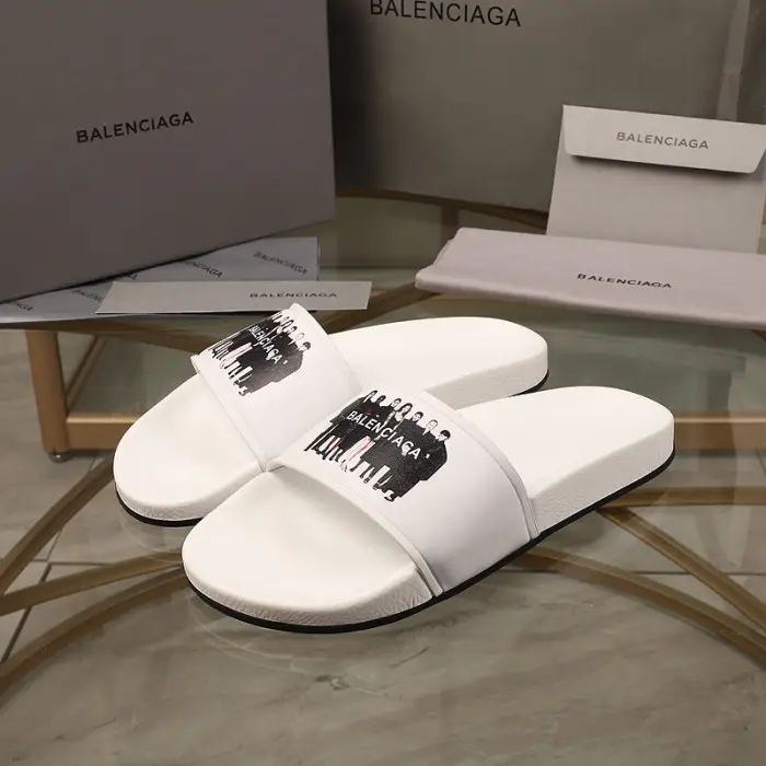 BLCG SLIPPERS