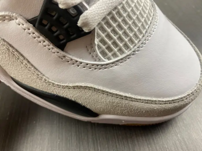 Nike SB x Air Jordan 4 DR5415-100 Nike SB x Air Jordan 4 DR5415-100