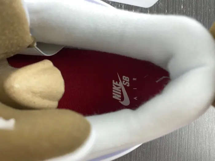 Nike SB x Air Jordan 4 DR5415-120 Nike SB x Air Jordan 4 DR5415-120