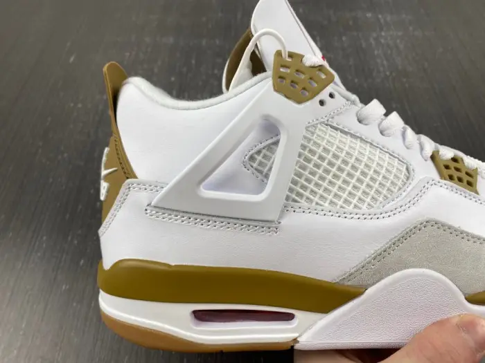 Nike SB x Air Jordan 4 DR5415-120 Nike SB x Air Jordan 4 DR5415-120