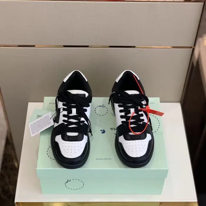 OFF WHITETM C/O VIRGIL ABLOH OUT OF OFFICE LOW-TOP LEATHER SNEAKERS "OOO"
