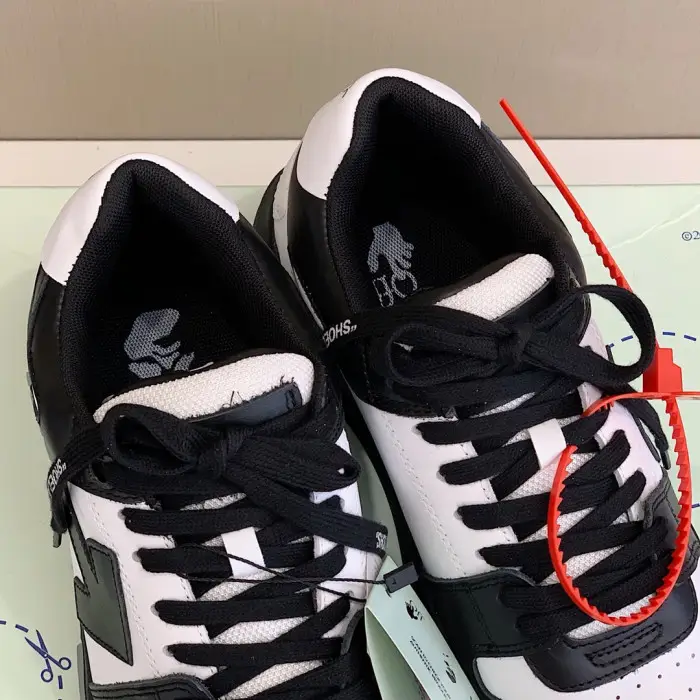 OFF WHITETM C/O VIRGIL ABLOH OUT OF OFFICE LOW-TOP LEATHER SNEAKERS "OOO"