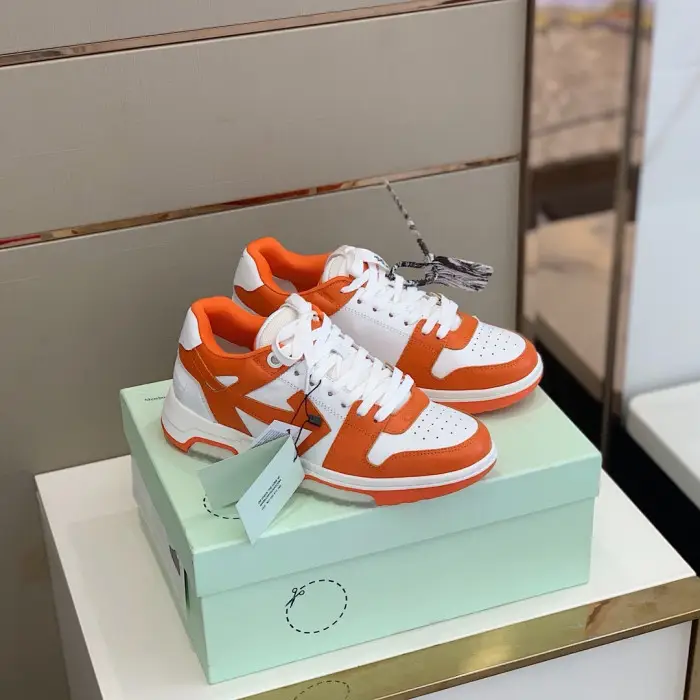 OFF WHITETM C/O VIRGIL ABLOH OUT OF OFFICE LOW-TOP LEATHER SNEAKERS "OOO"