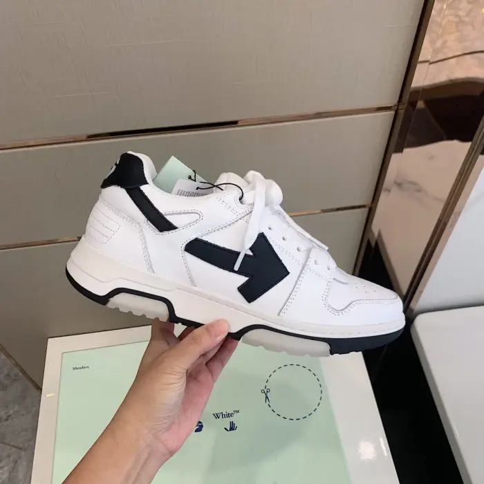 OFF WHITETM C/O VIRGIL ABLOH OUT OF OFFICE LOW-TOP LEATHER SNEAKERS "OOO"