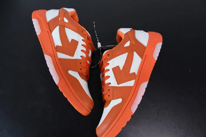 OFF WHITETM C/O VIRGIL ABLOH OUT OF OFFICE LOW-TOP LEATHER SNEAKERS "OOO"