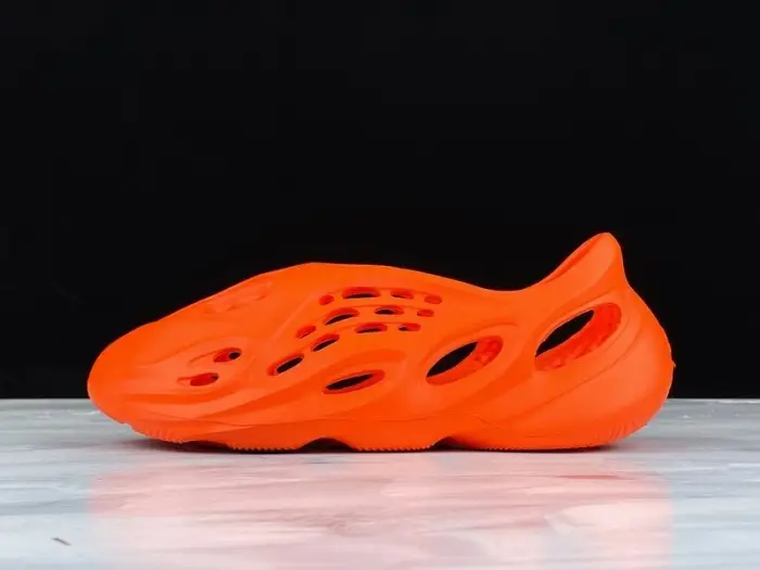 Yeezy Foam Runner Slide