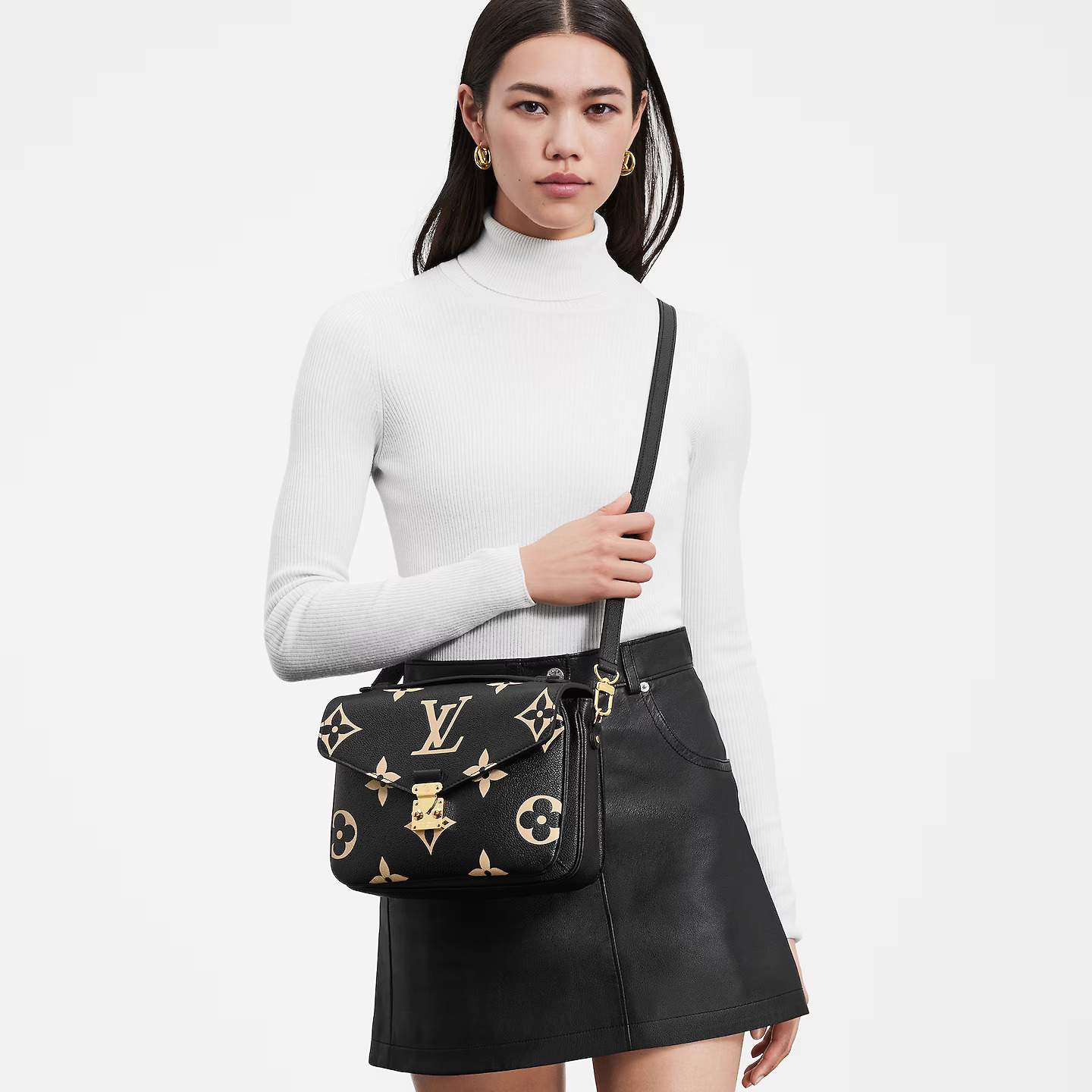 LV M45773 Pochette Mtis